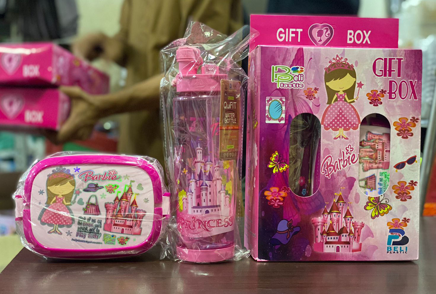 Kids Water Bottle & Lunch Box Gift Box - Image 4